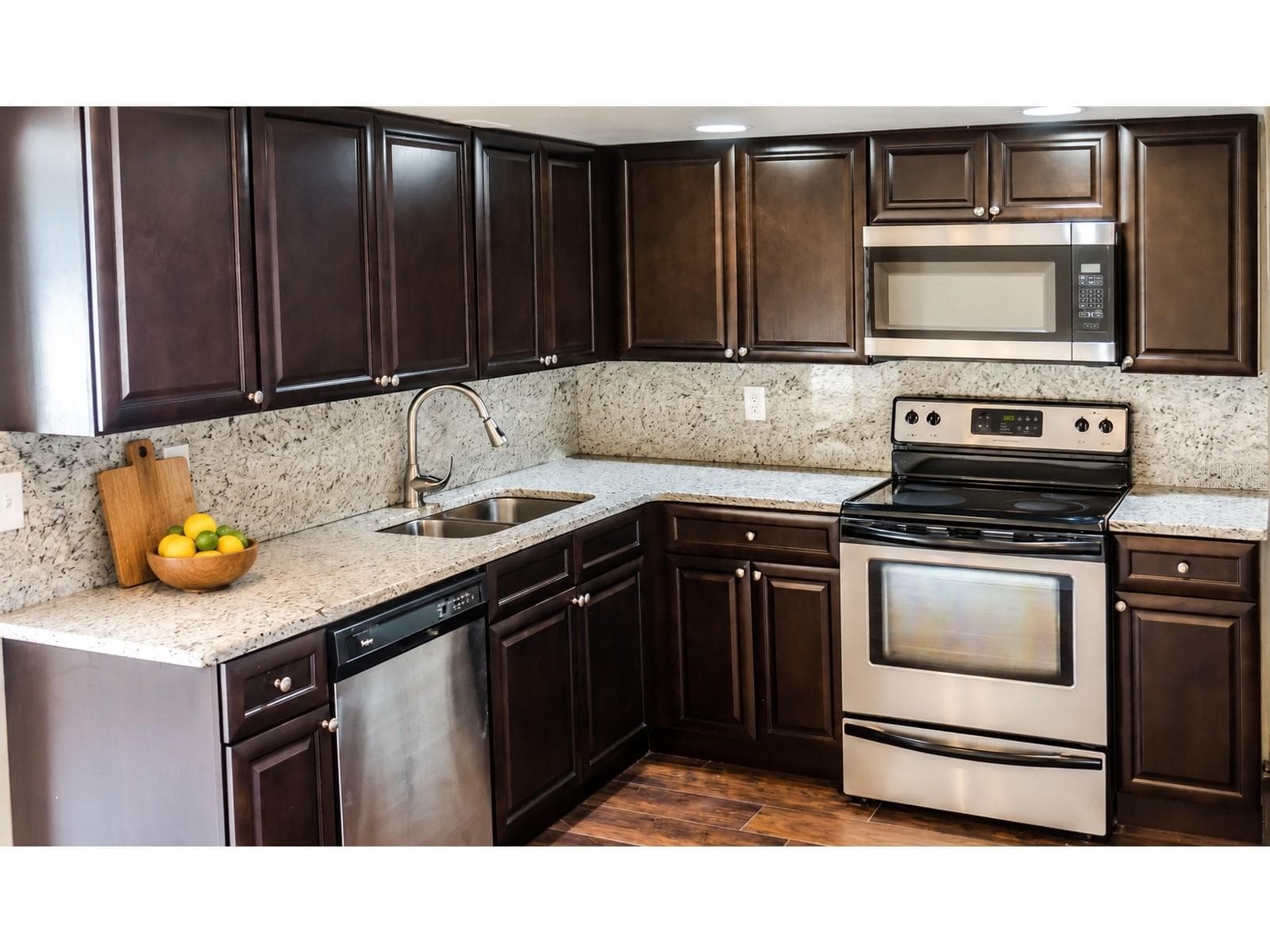 Virtually staged - 3451 DEVONSHIRE DR, HOLIDAY