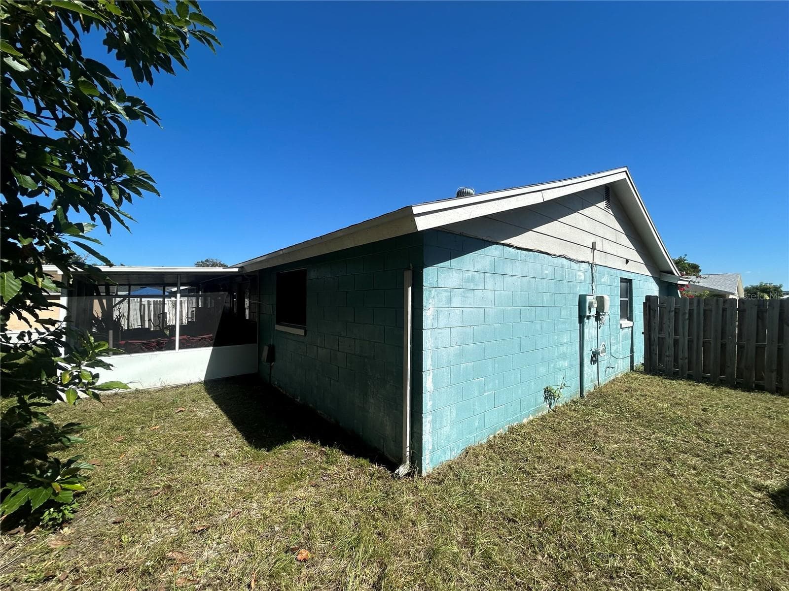 Single Family Residence at 8906 PEPPERMILL CT, TAMPA, photo 7 of 20