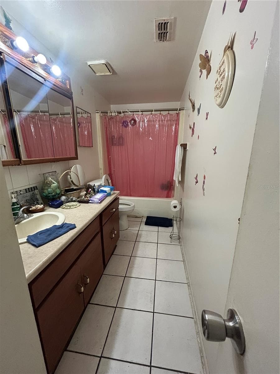 Single Family Residence at 8906 PEPPERMILL CT, TAMPA, photo 17 of 20