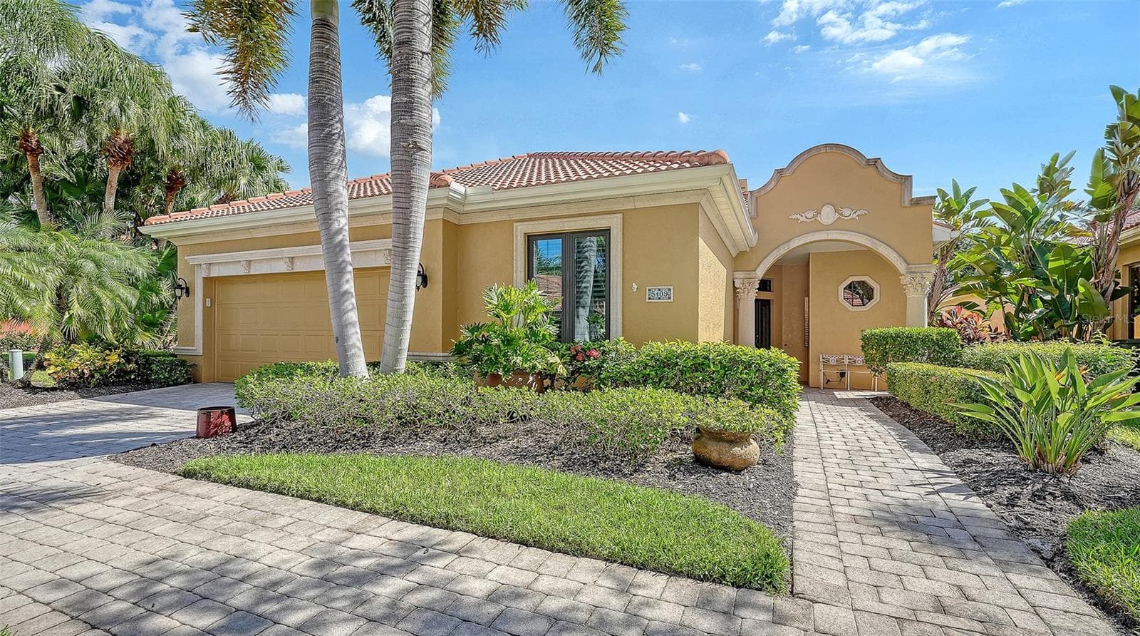 Single Family Residence at 5109 CANTABRIA CRST, SARASOTA, photo 3 of 70
