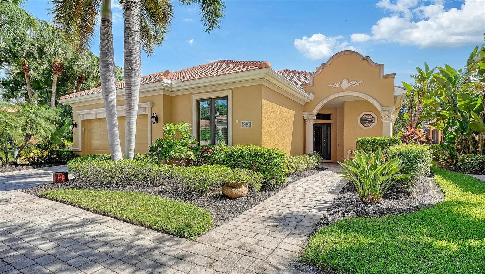 Single Family Residence at 5109 CANTABRIA CRST, SARASOTA, photo 4 of 70