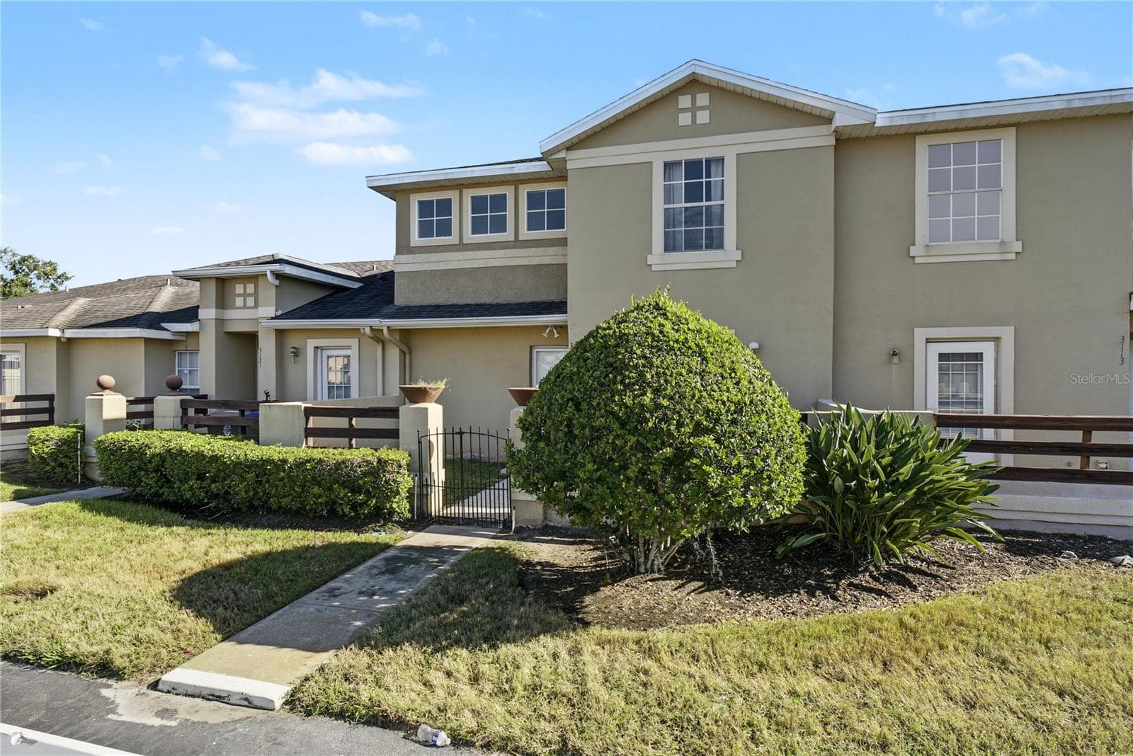 Townhouse at 3117 SANDY SHORE LN, KISSIMMEE, photo 3 of 45