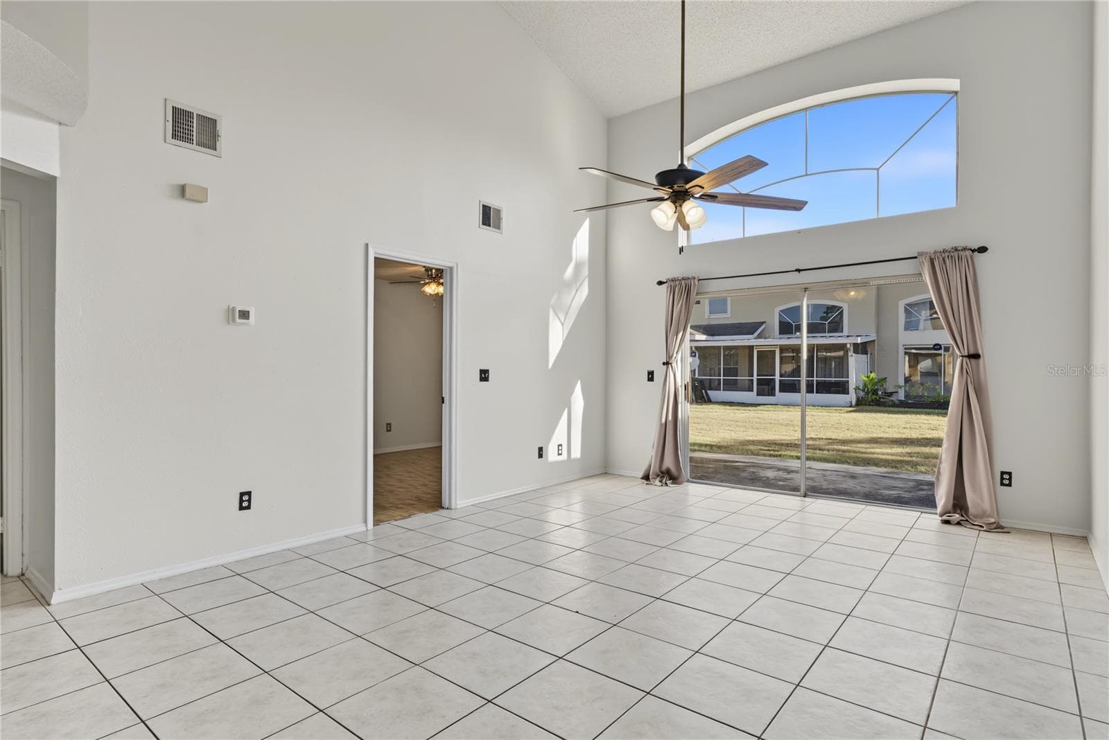 Townhouse at 3117 SANDY SHORE LN, KISSIMMEE, photo 9 of 45