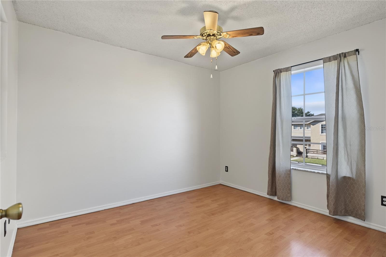 Townhouse at 3117 SANDY SHORE LN, KISSIMMEE, photo 27 of 45