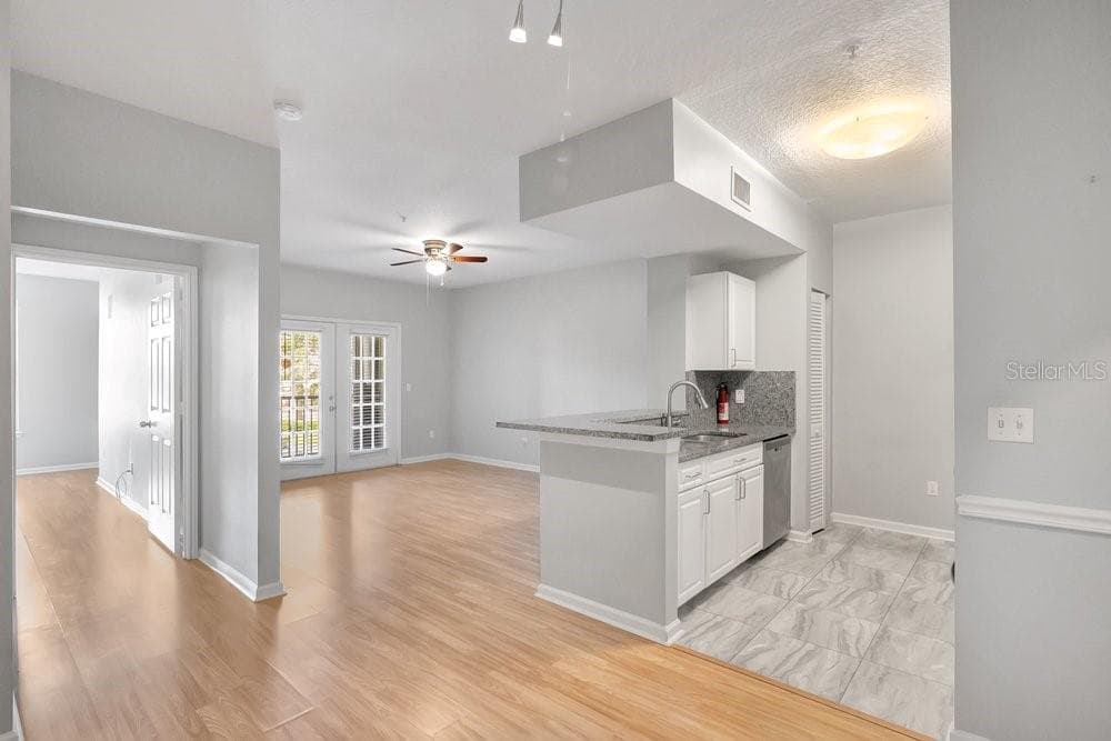 Open Concept Living - 14238 FREDRICKSBURG DR #304, ORLANDO