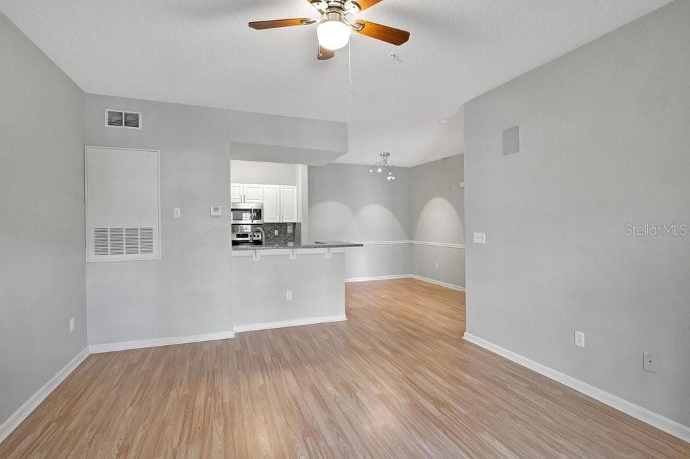Living to Kitchen - 14238 FREDRICKSBURG DR #304, ORLANDO