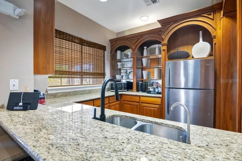 Clubhouse Kitchen - 14238 FREDRICKSBURG DR #304, ORLANDO