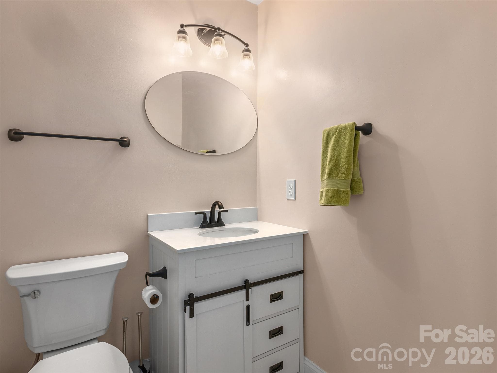 Hall bath with updated features - 110 Shelly Drive, Hendersonville