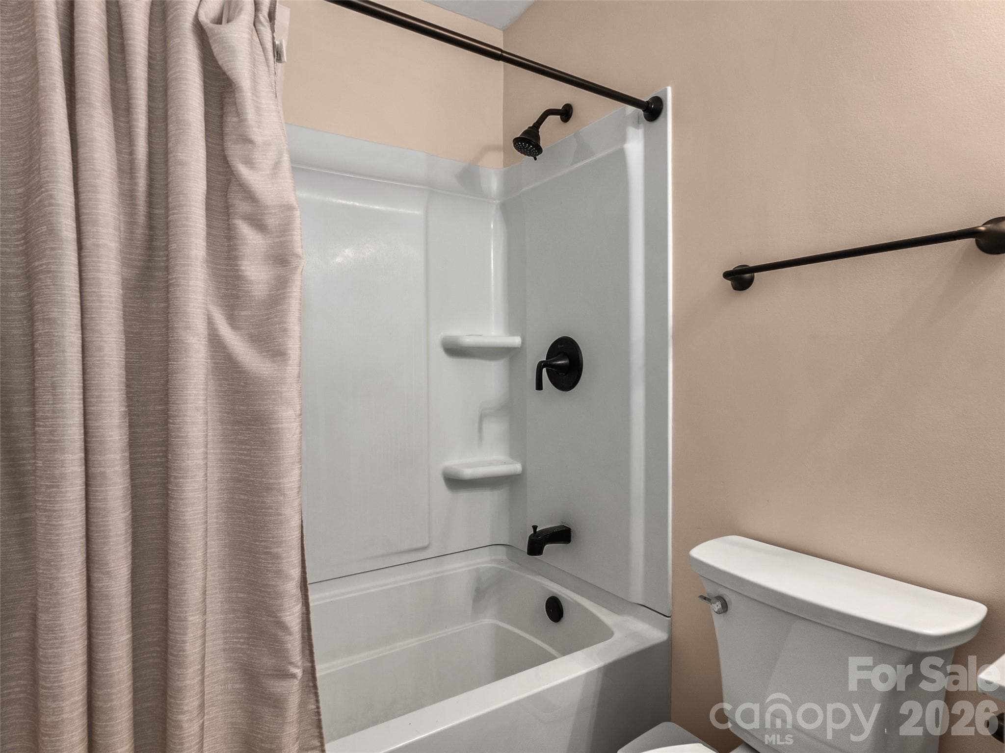 Hall Bath - 110 Shelly Drive, Hendersonville