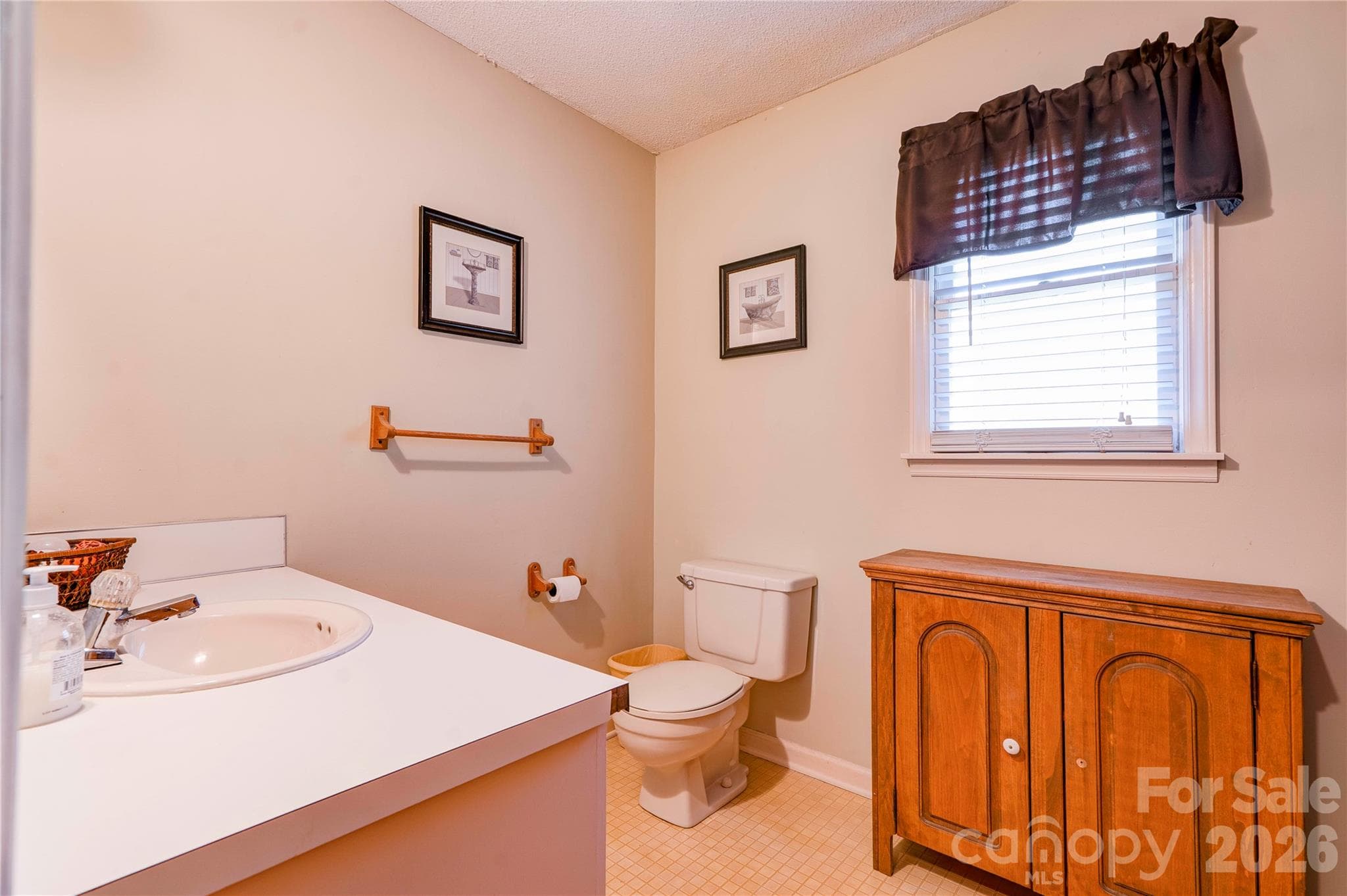 Bathroom 2 - 1550 Burke Road, Shelby