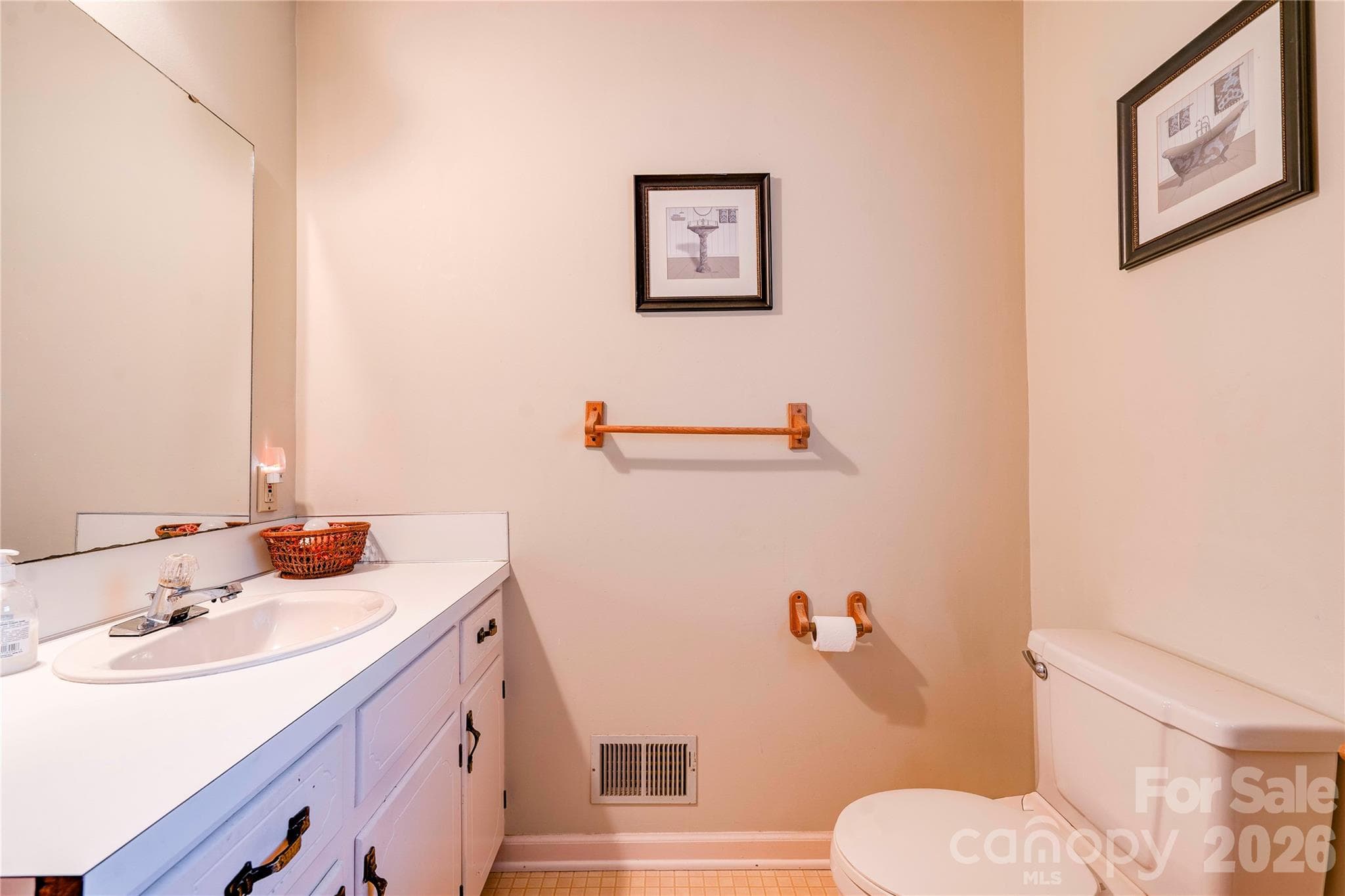 Bathroom 2 - 1550 Burke Road, Shelby