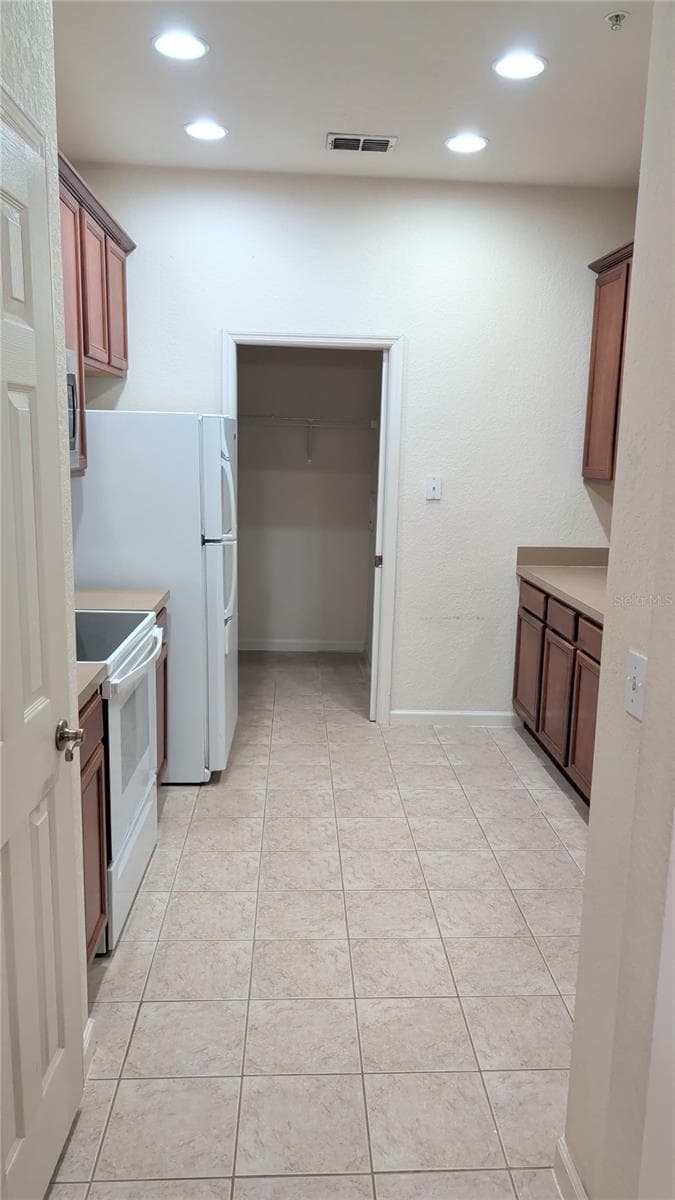 Condominium at 3000 LAUREL PARK LN #107, KISSIMMEE, photo 8 of 17