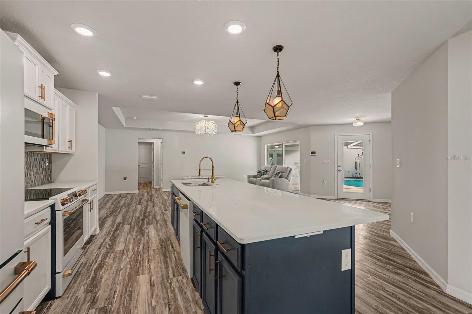 Single Family Residence at 7451 BLACKBIRD AVE, WEEKI WACHEE, photo 7 of 29