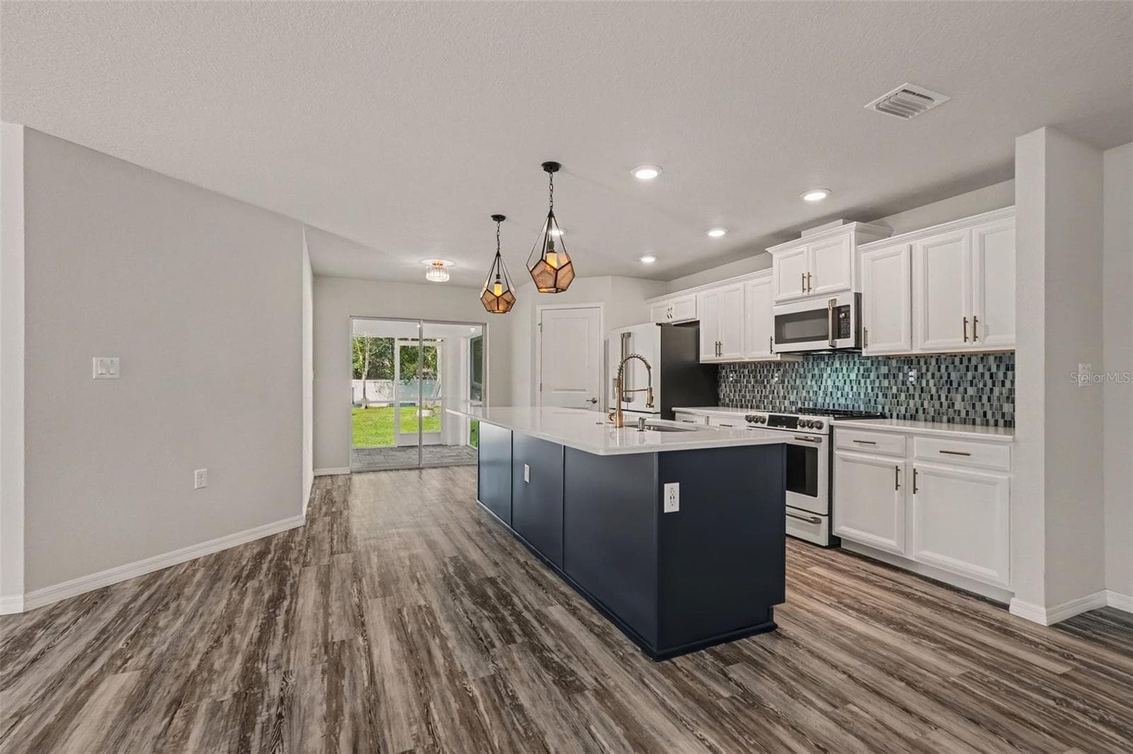 Single Family Residence at 7451 BLACKBIRD AVE, WEEKI WACHEE, photo 8 of 29