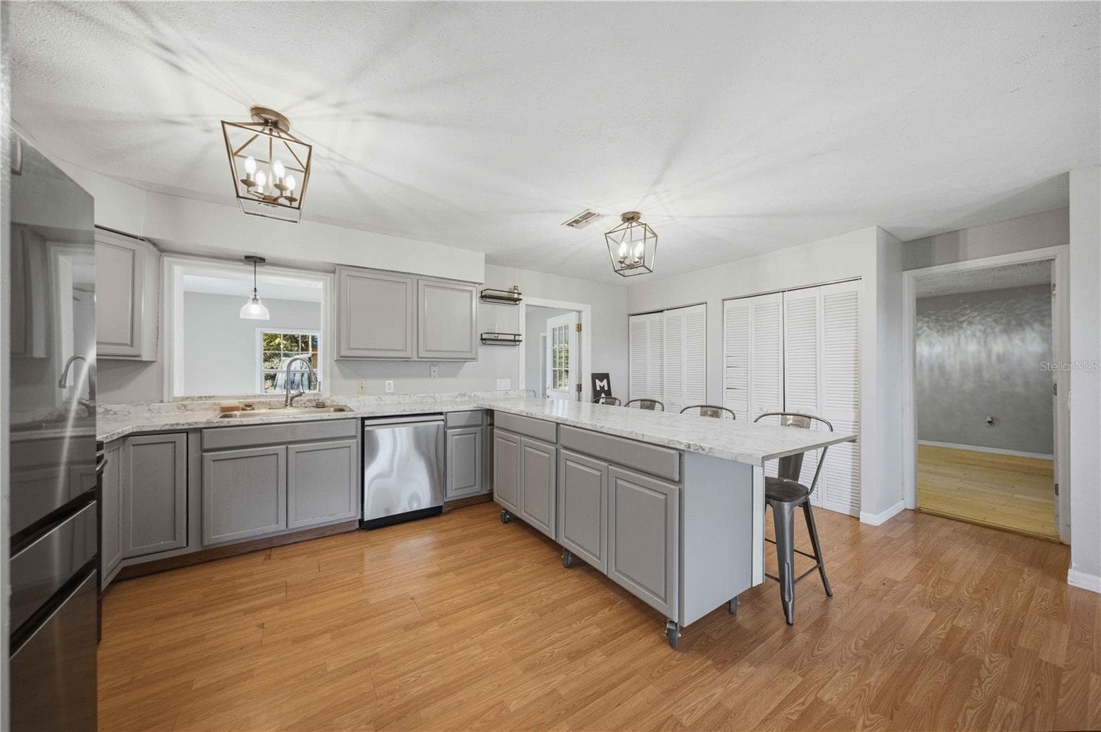Single Family Residence at 15600 NE JACKSONVILLE RD, CITRA, photo 6 of 28