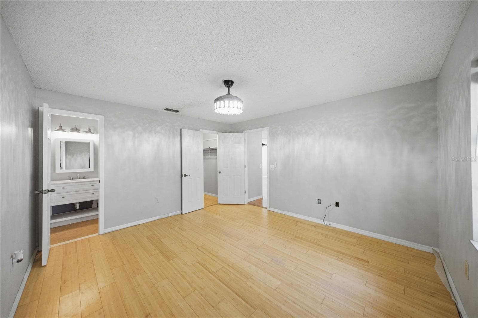 Single Family Residence at 15600 NE JACKSONVILLE RD, CITRA, photo 10 of 28