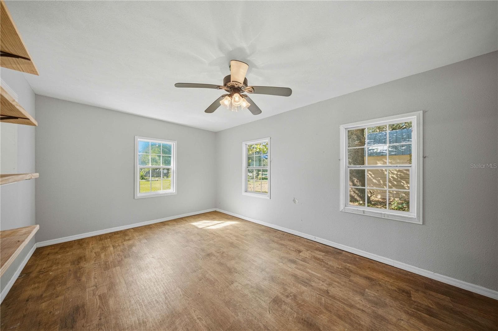 Single Family Residence at 15600 NE JACKSONVILLE RD, CITRA, photo 18 of 28