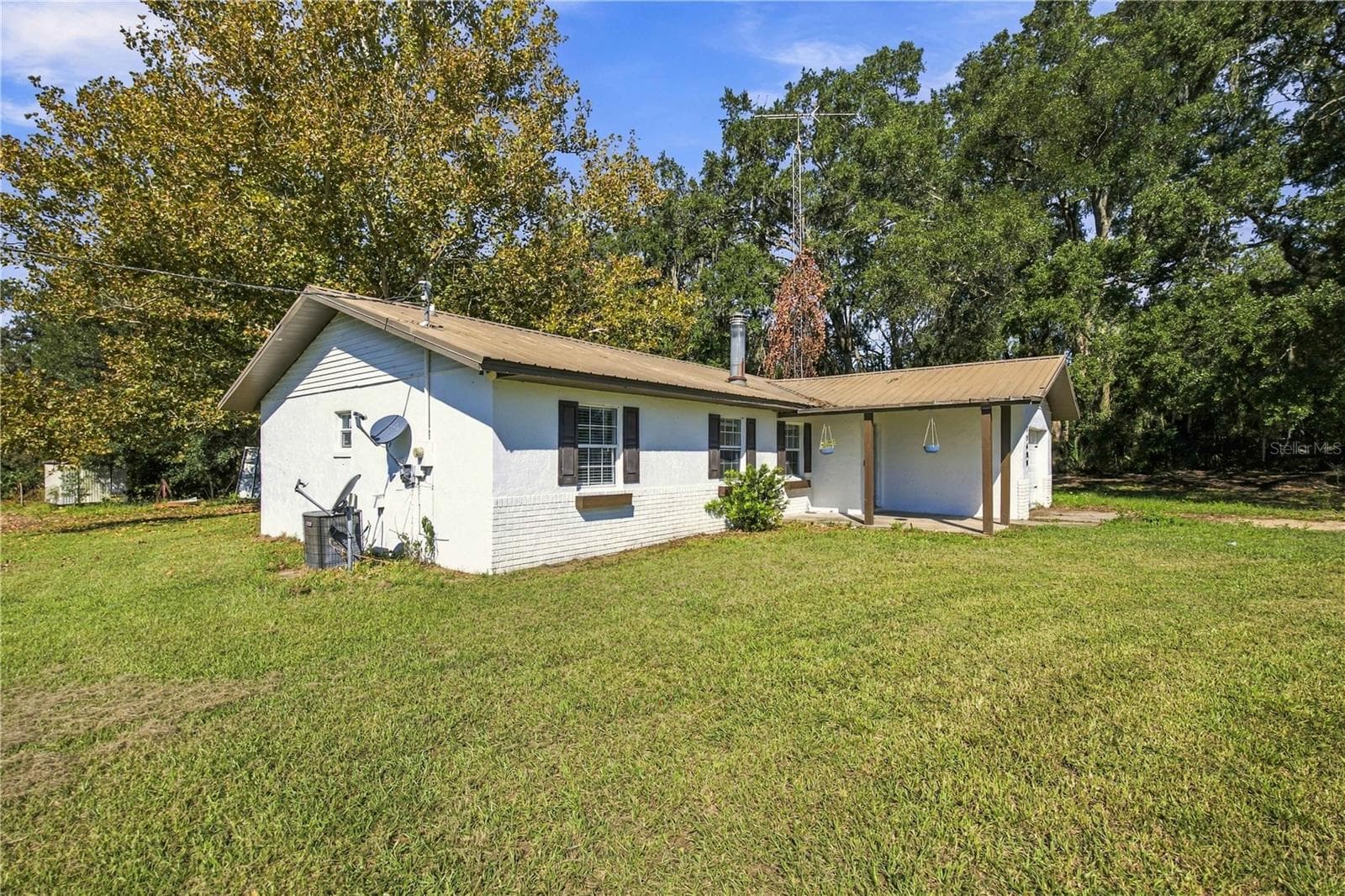 Single Family Residence at 15600 NE JACKSONVILLE RD, CITRA, photo 20 of 28