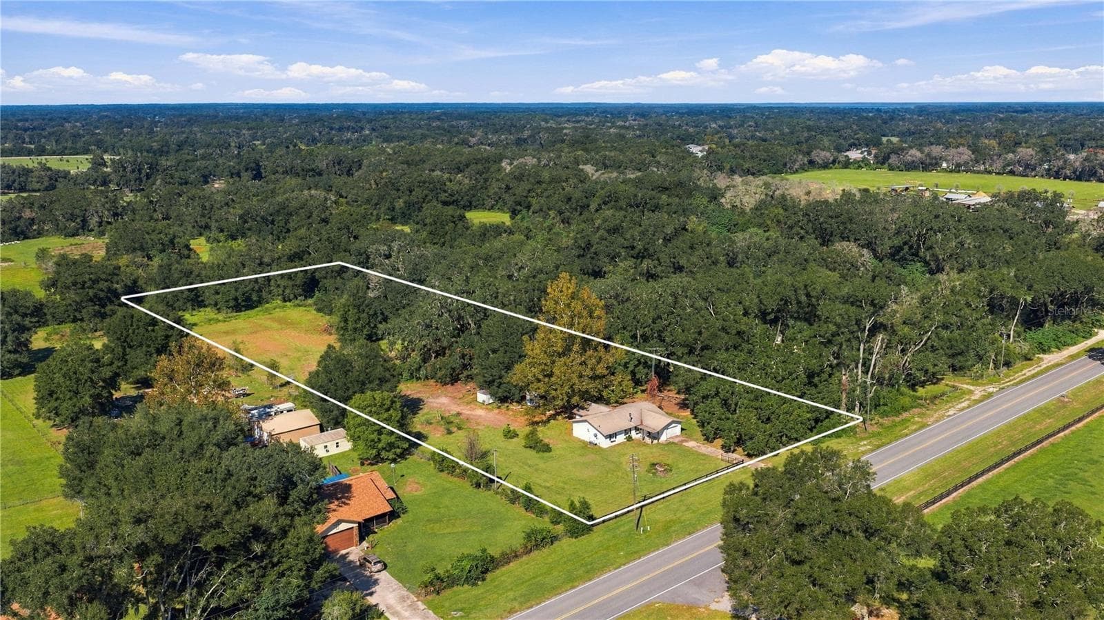 Single Family Residence at 15600 NE JACKSONVILLE RD, CITRA, photo 24 of 28