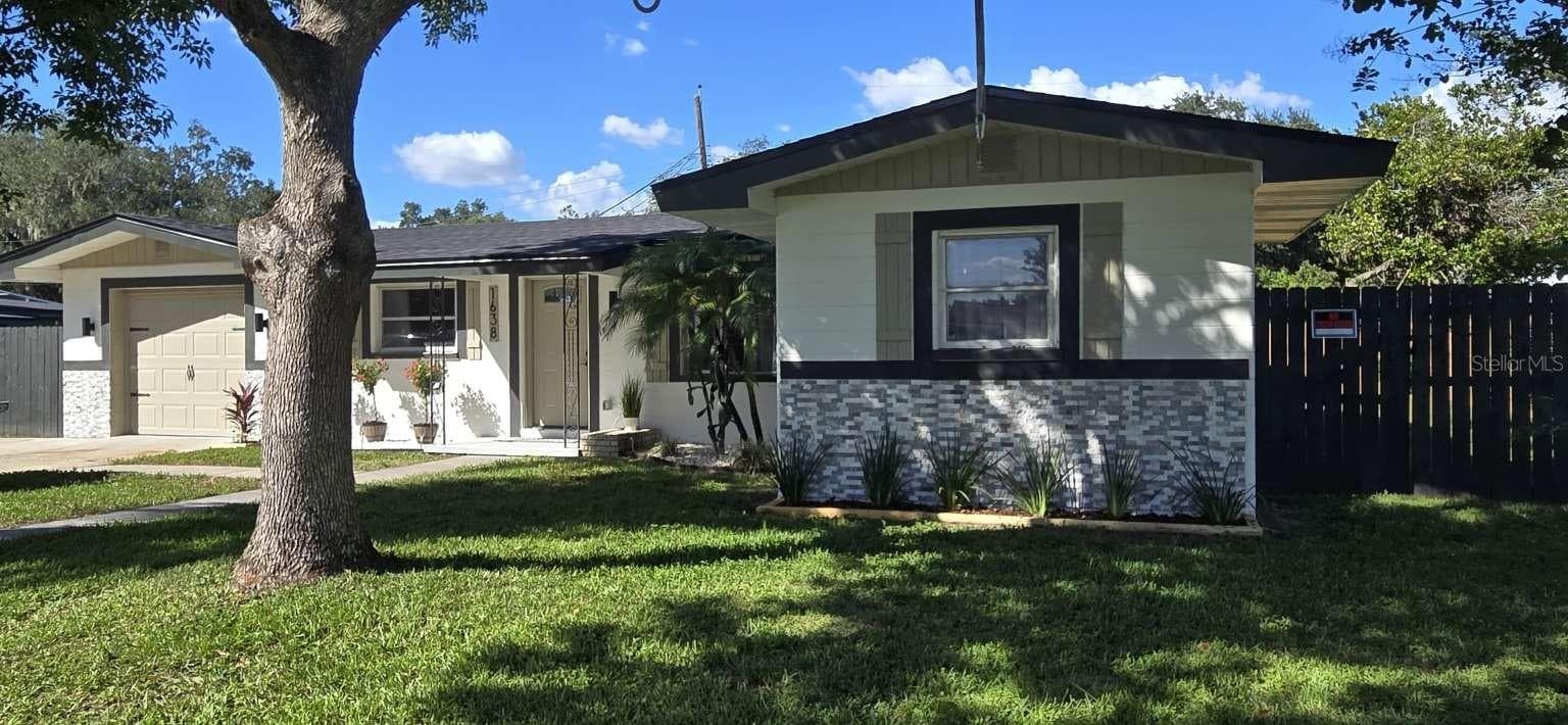 Single Family Residence at 1638 PINEBERRY ST, LAKELAND, photo 2 of 24
