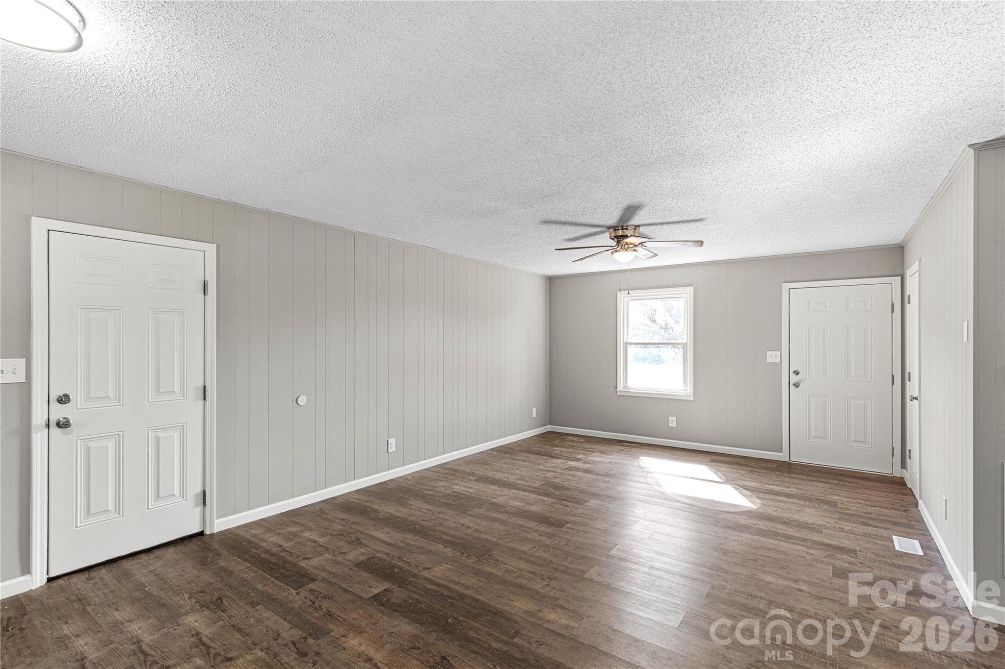 Single Family Residence at 3748 Jenkins Road, Clover, photo 8 of 29