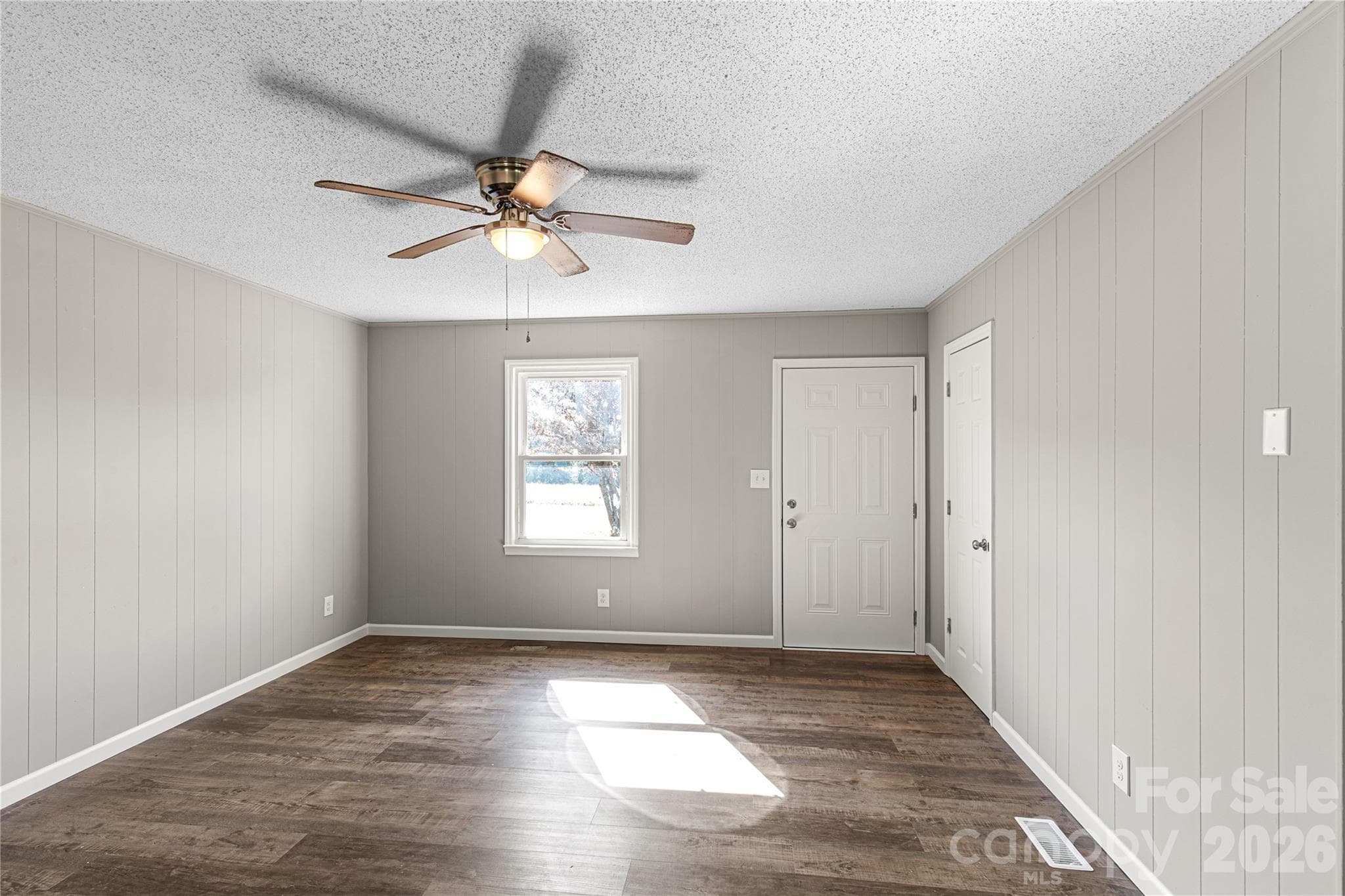 Single Family Residence at 3748 Jenkins Road, Clover, photo 9 of 29