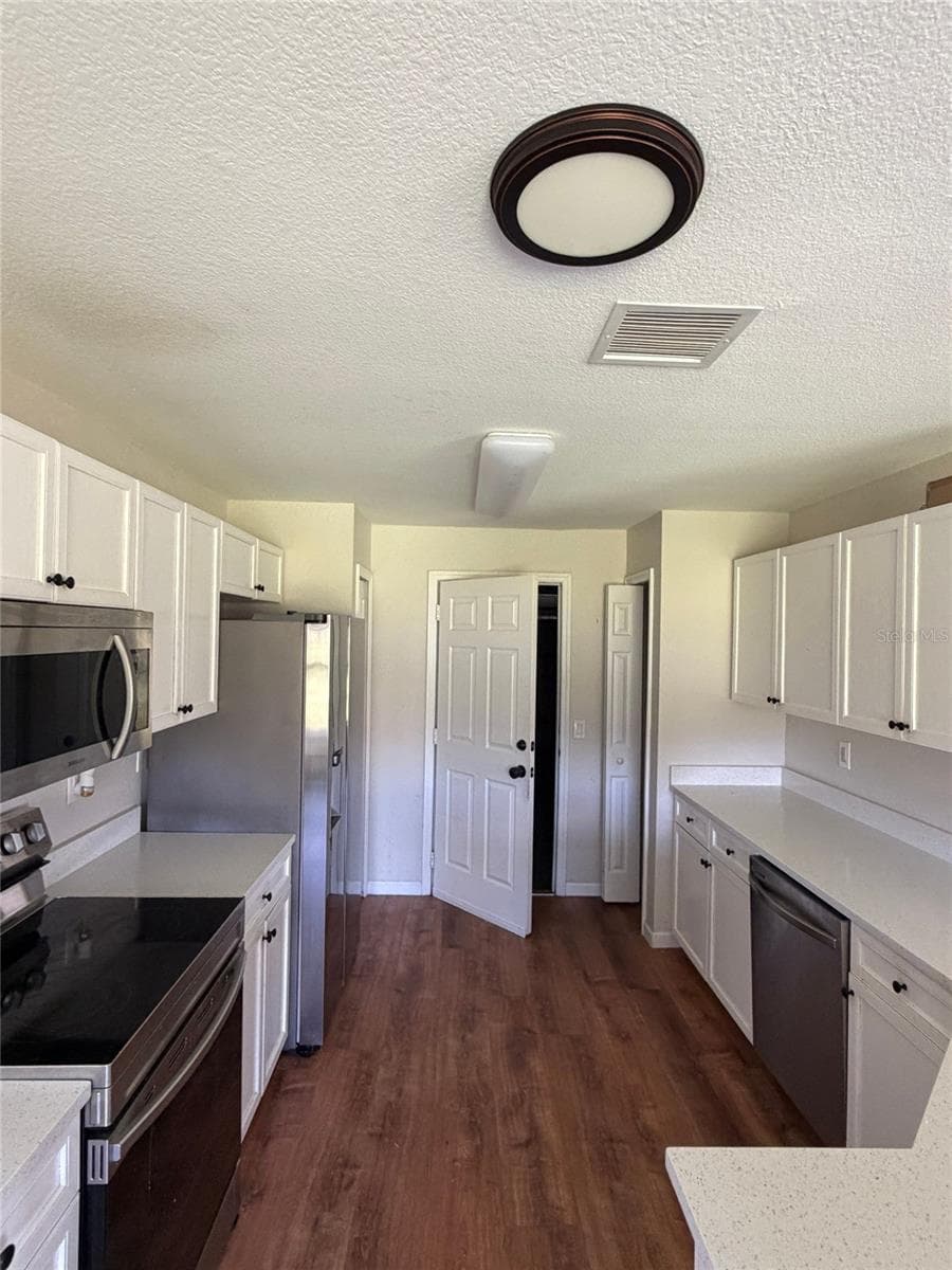 Kitchen - 231 GROUPER CT, POINCIANA