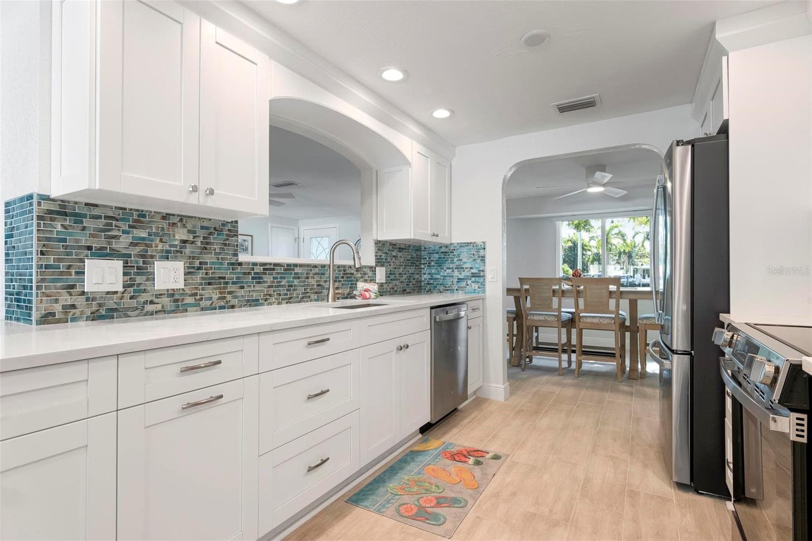 Kitchen - 504 69TH ST, HOLMES BEACH