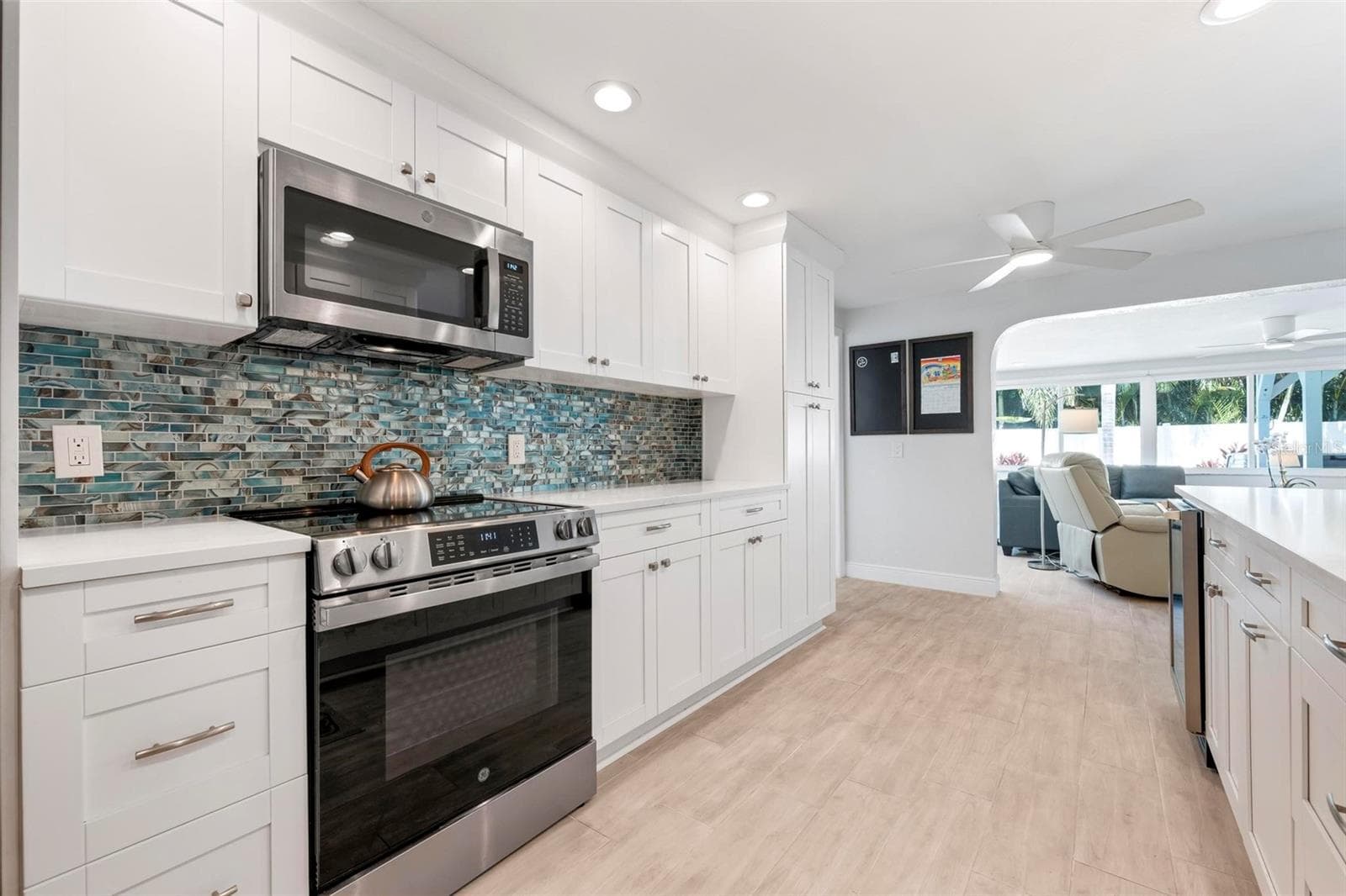 Kitchen - 504 69TH ST, HOLMES BEACH