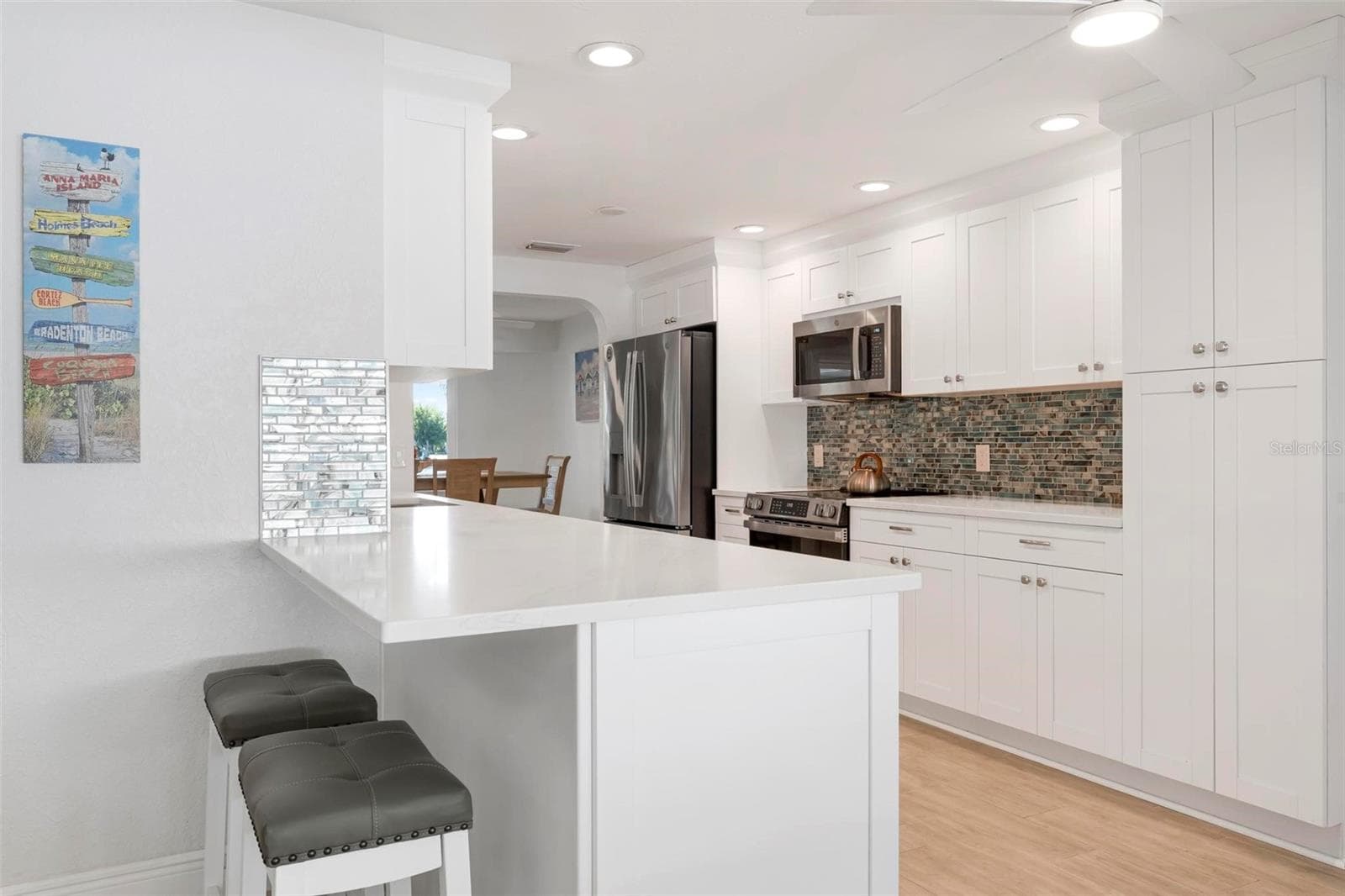 Single Family Residence at 504 69TH ST, HOLMES BEACH, photo 13 of 68