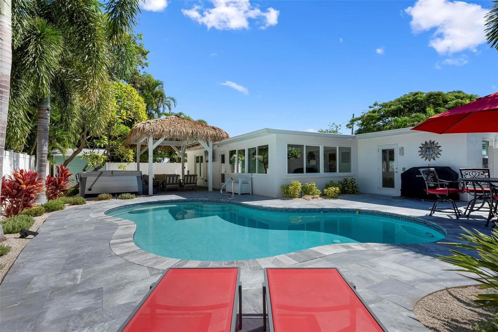 Heated saltwater pool - 504 69TH ST, HOLMES BEACH
