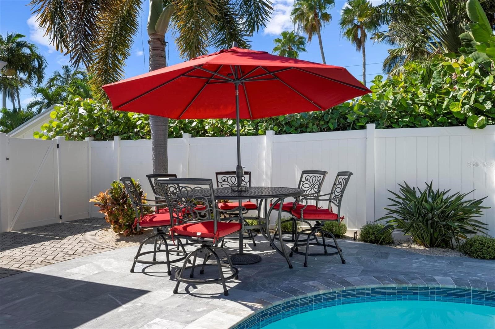 Heated saltwater pool - 504 69TH ST, HOLMES BEACH