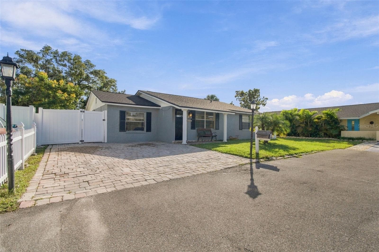 Single Family Residence at 10118 WHEATLEY HILLS CT, TAMPA, photo 4 of 82