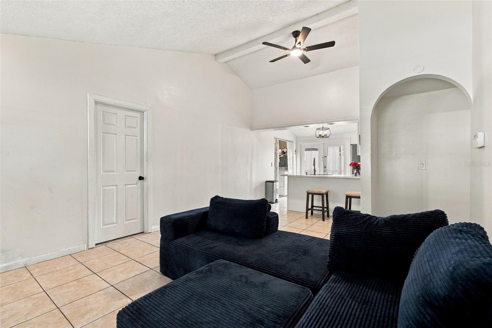 Single Family Residence at 10118 WHEATLEY HILLS CT, TAMPA, photo 14 of 82