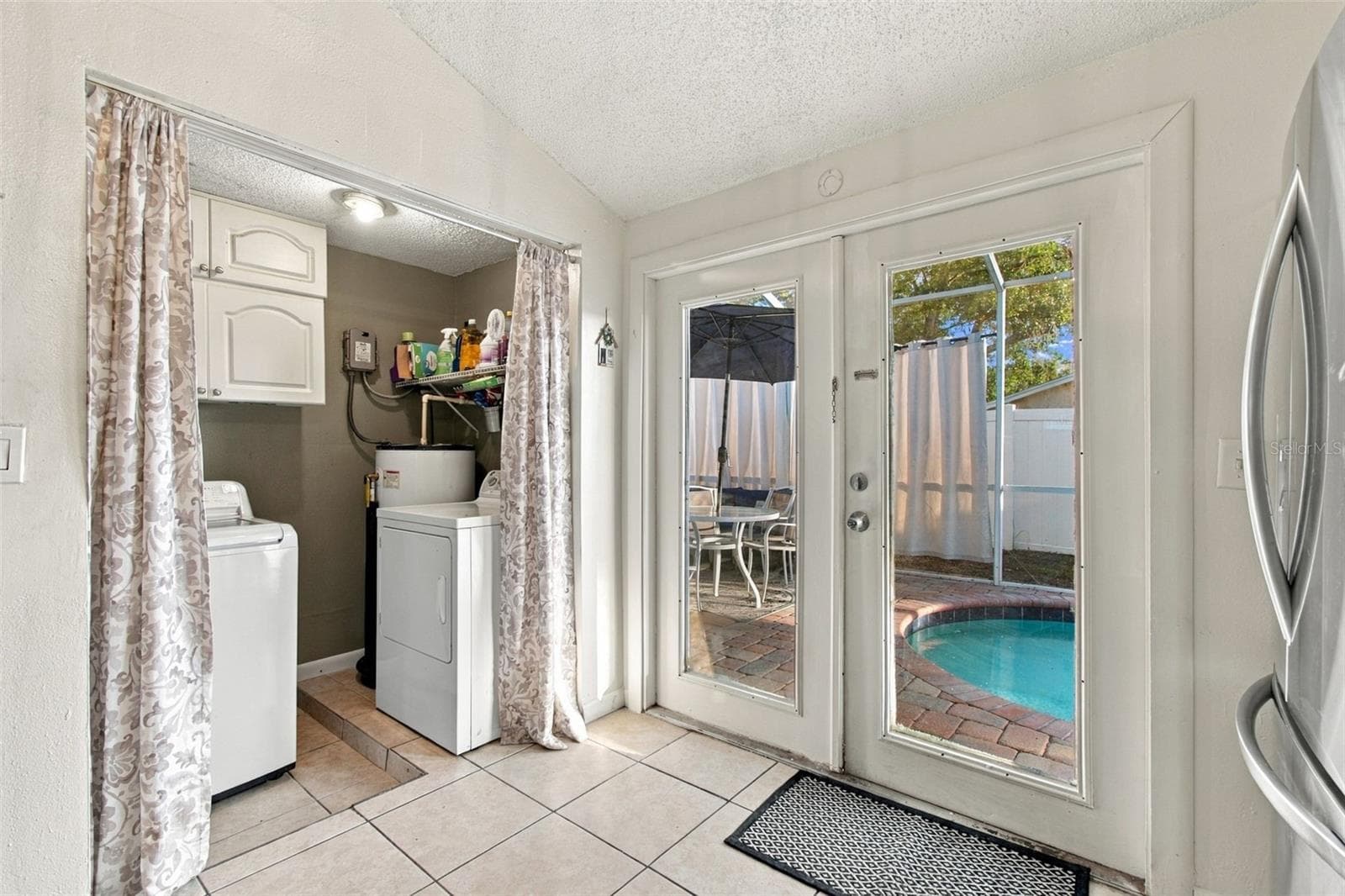Single Family Residence at 10118 WHEATLEY HILLS CT, TAMPA, photo 25 of 82