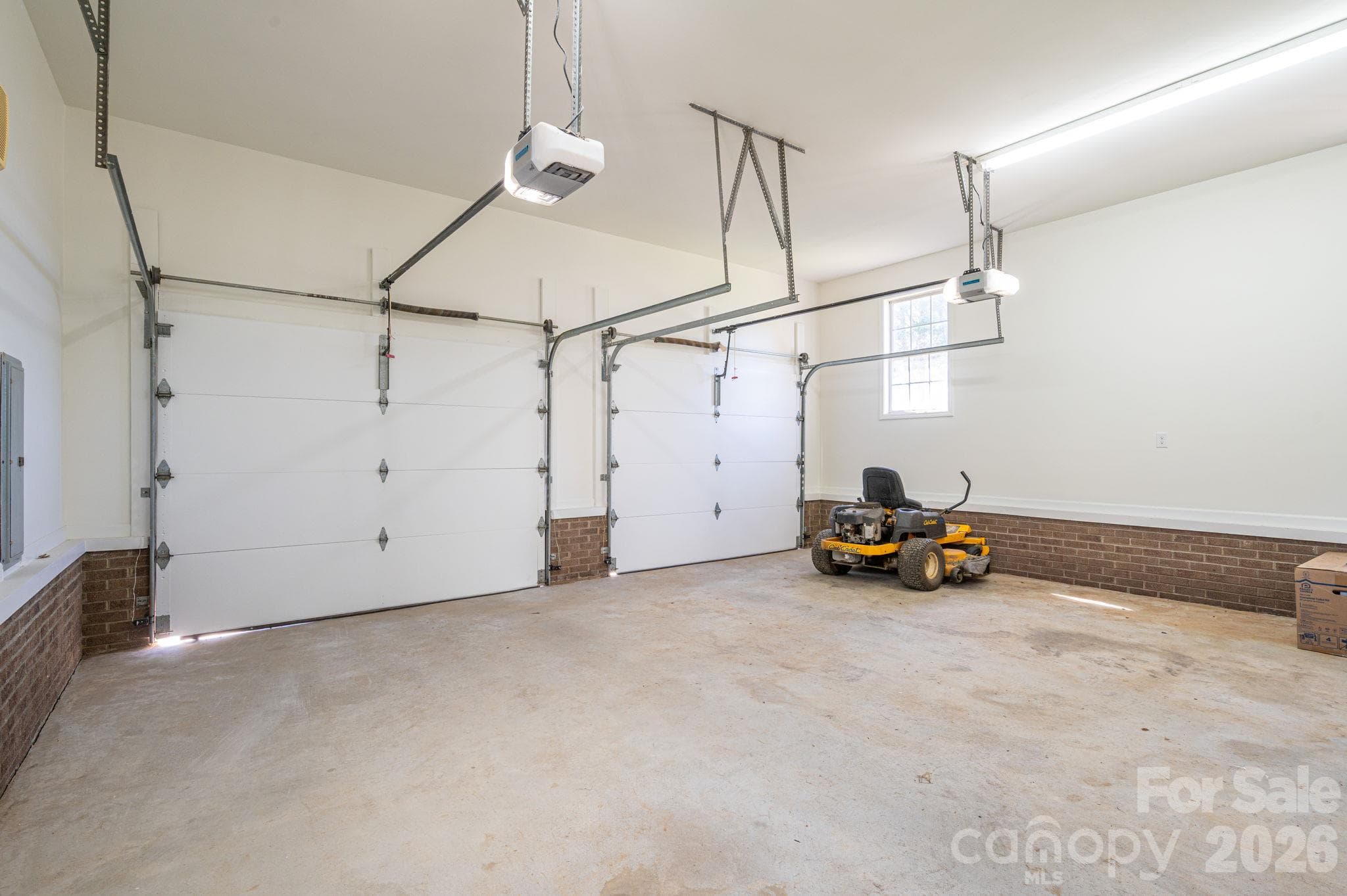 attached garage - 4510 Western Sky Court, Lincolnton