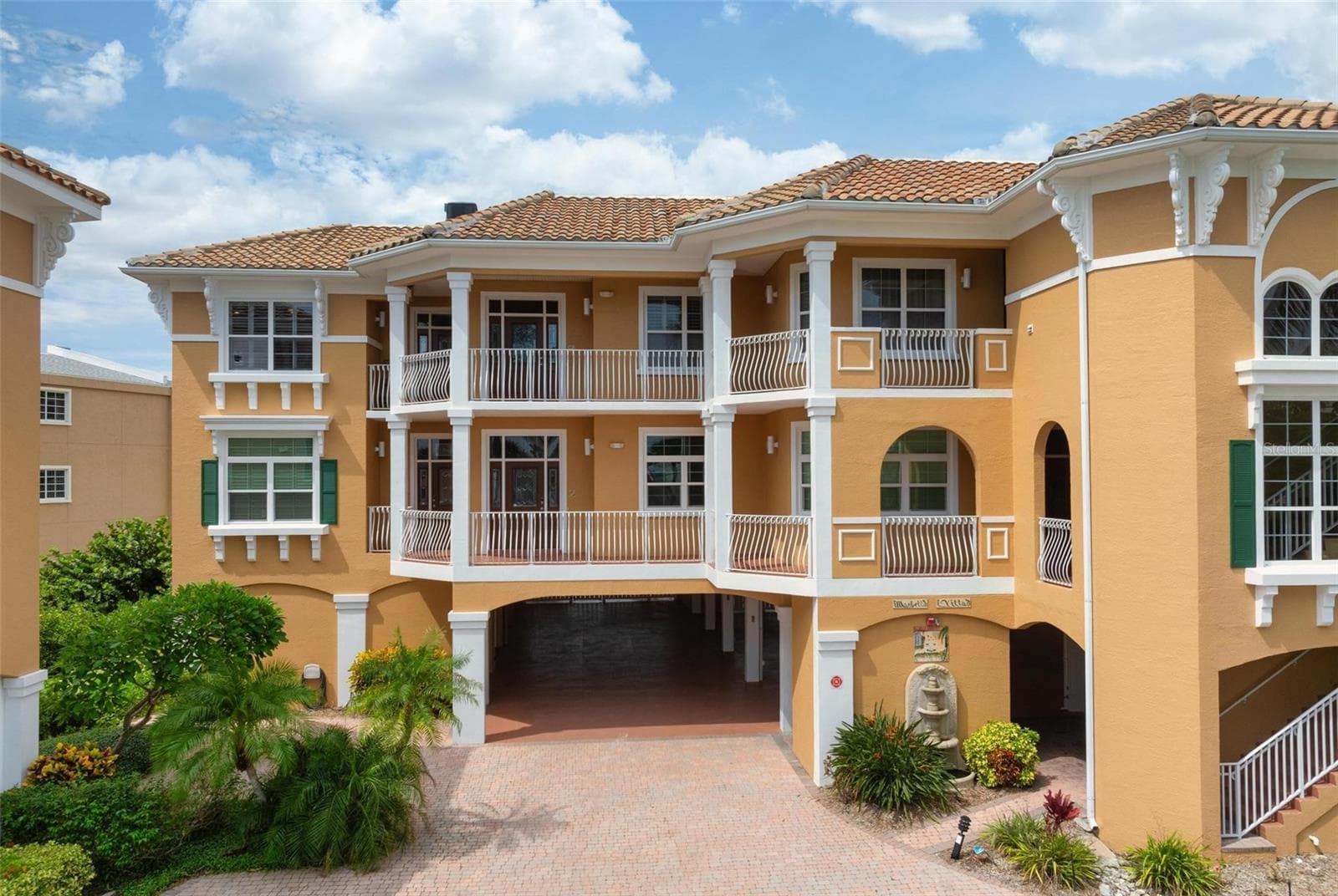 Under building parking with a one car garage - 1900 GULF DR N #1, BRADENTON BEACH