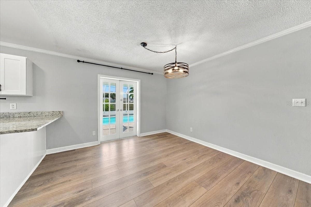 Dining - 5220 90TH TER N, PINELLAS PARK