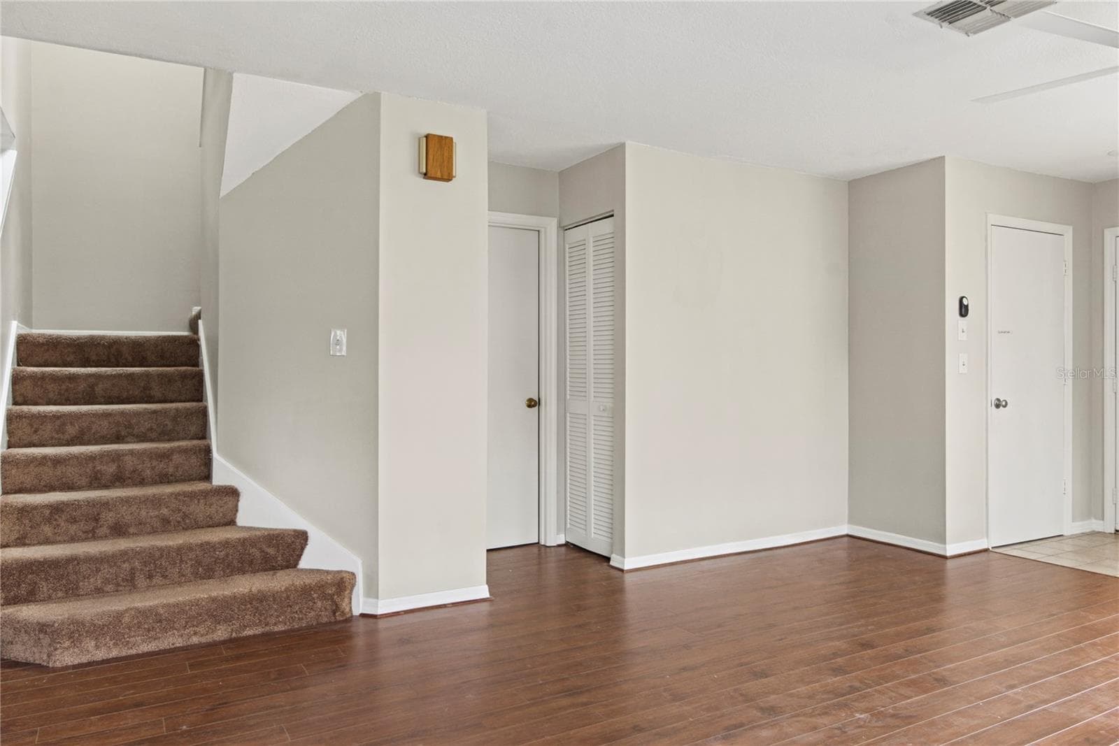 Townhouse at 1210 HOUNDS RUN, SAFETY HARBOR, photo 5 of 38