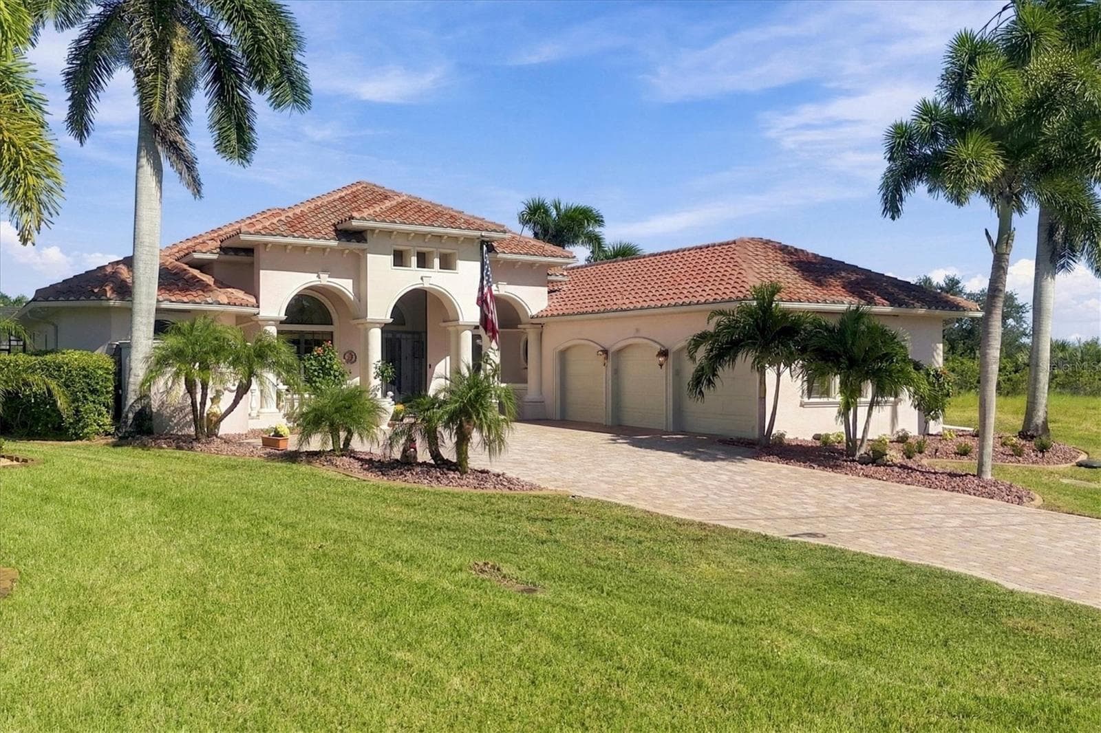 Single Family Residence at 15728 ALDAMA CIR, PORT CHARLOTTE, photo 2 of 71