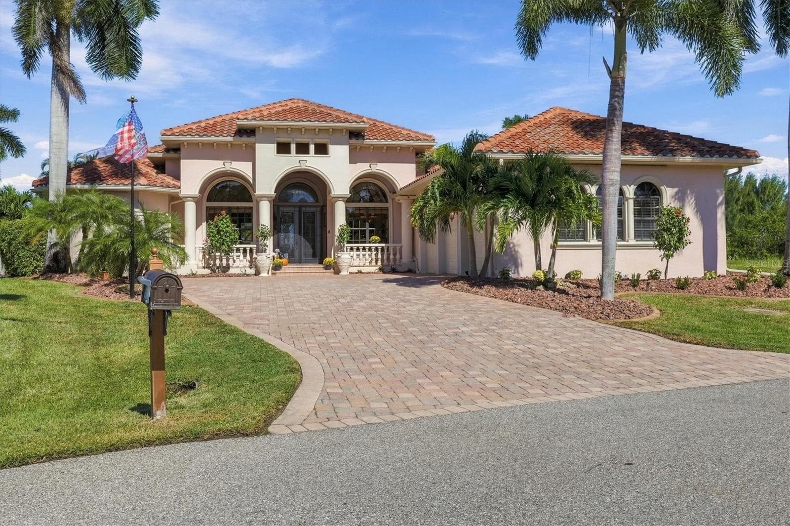 Single Family Residence at 15728 ALDAMA CIR, PORT CHARLOTTE, photo 4 of 71