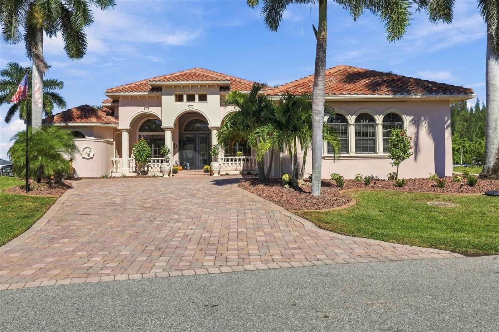 Single Family Residence at 15728 ALDAMA CIR, PORT CHARLOTTE, photo 8 of 71