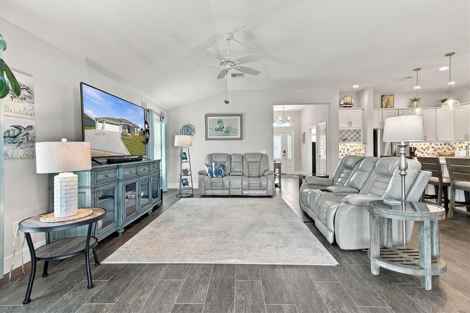 Single Family Residence at 521 KAOLIN PATH, THE VILLAGES, photo 12 of 43