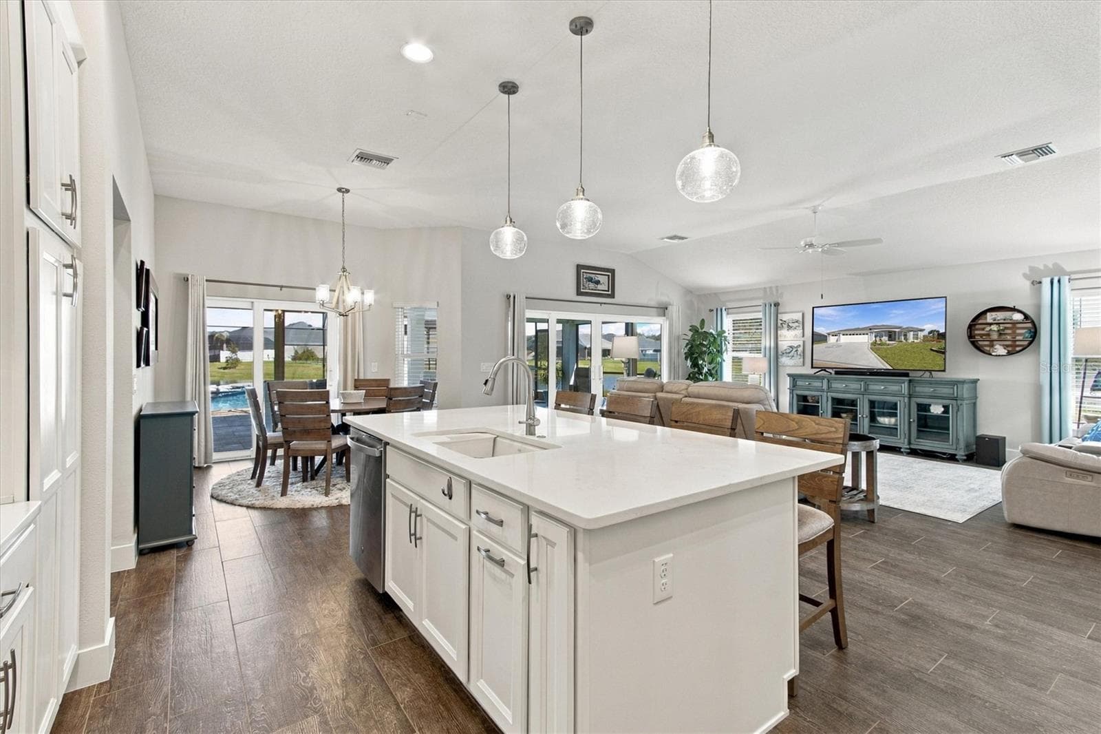 Single Family Residence at 521 KAOLIN PATH, THE VILLAGES, photo 17 of 43