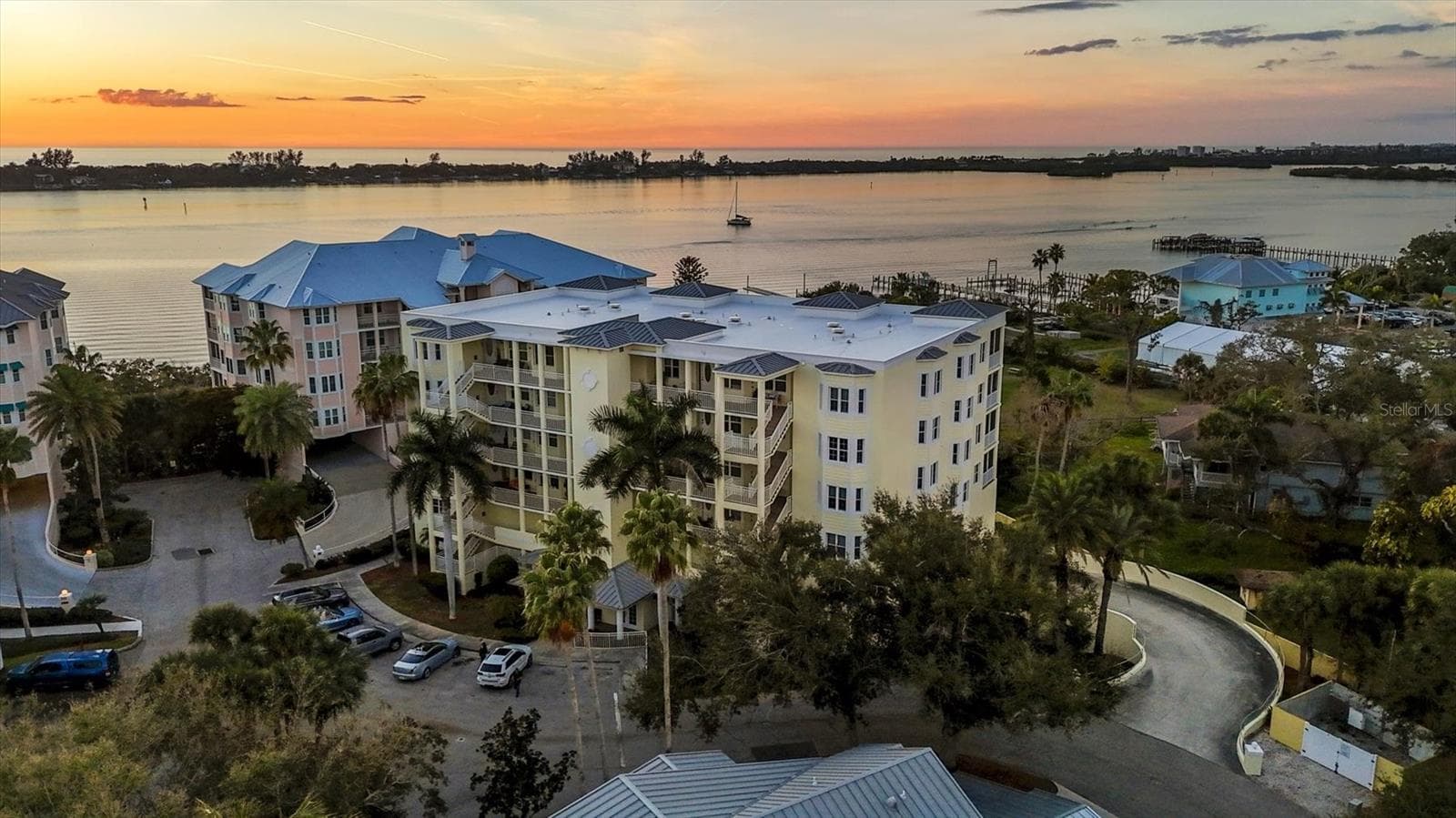 232 HIDDEN BAY DR #303