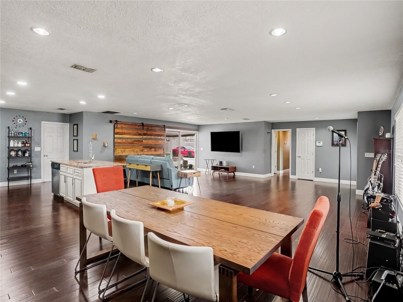 Single Family Residence at 5111 DARDEN AVE, BELLE ISLE, photo 15 of 27