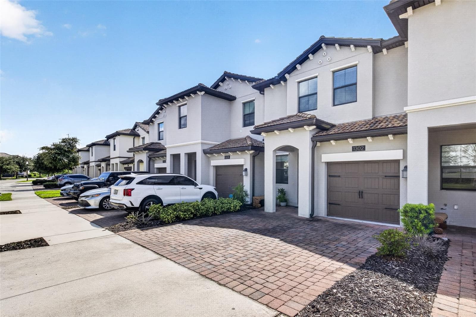 Townhouse at 1302 ROYAL ST GEORGE BLVD #1302, DAVENPORT, photo 4 of 41