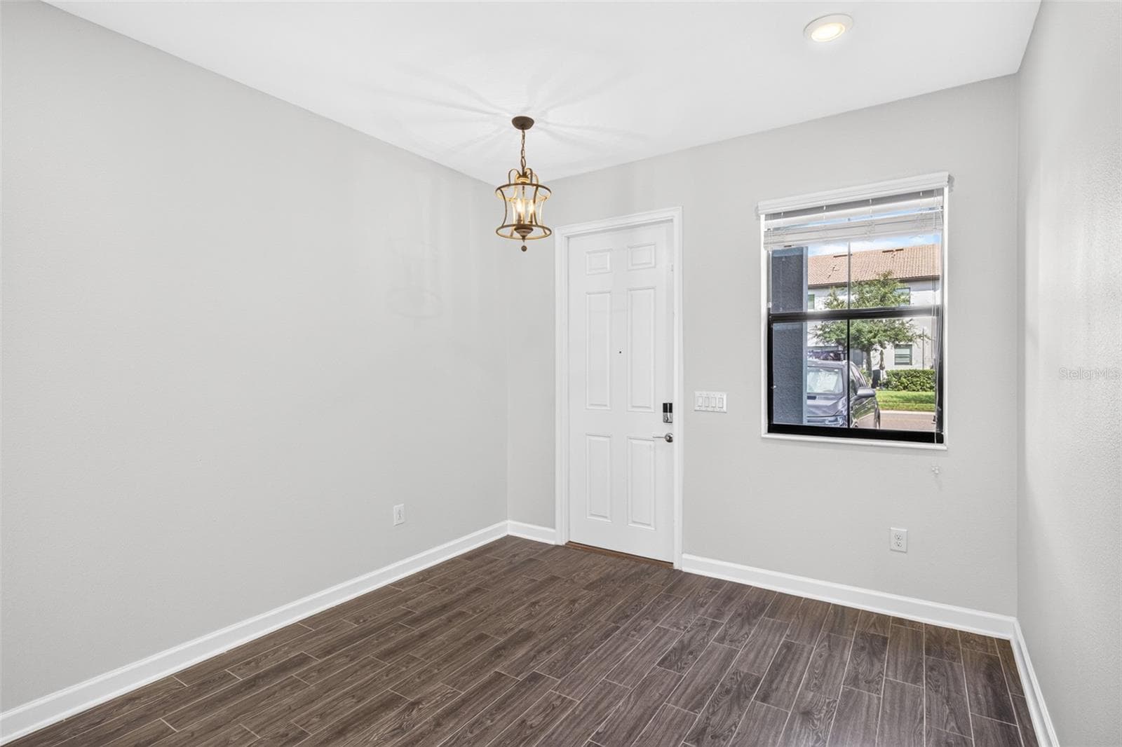 Townhouse at 1302 ROYAL ST GEORGE BLVD #1302, DAVENPORT, photo 7 of 41