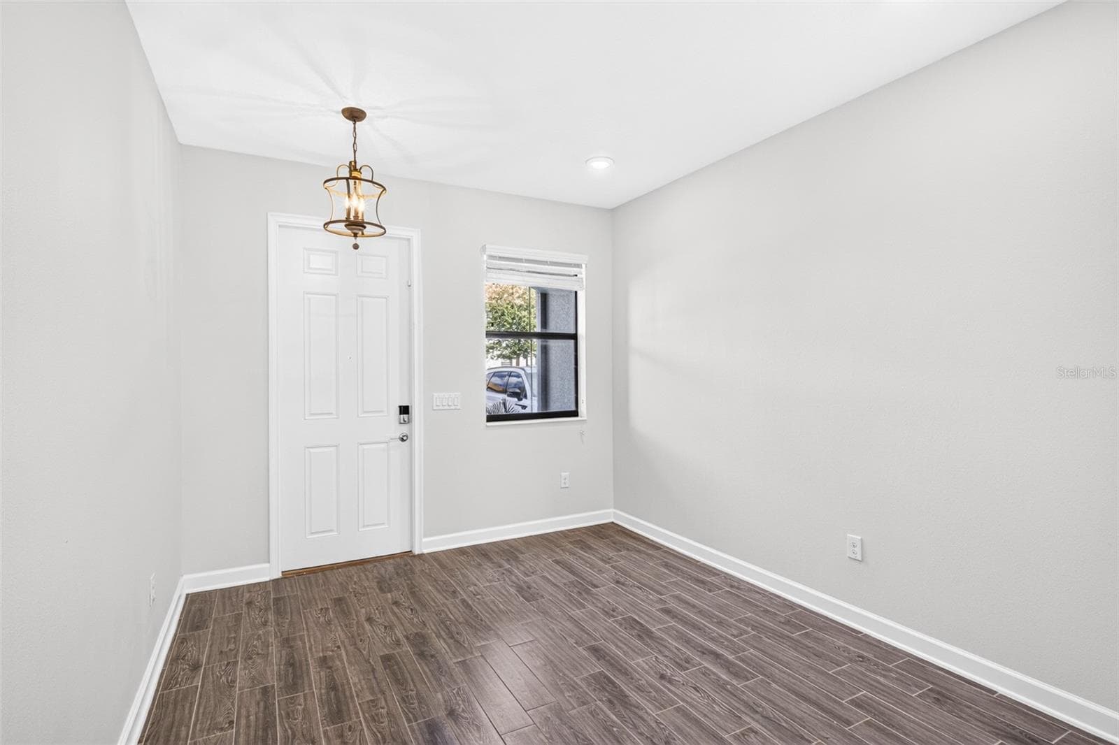 Townhouse at 1302 ROYAL ST GEORGE BLVD #1302, DAVENPORT, photo 8 of 41