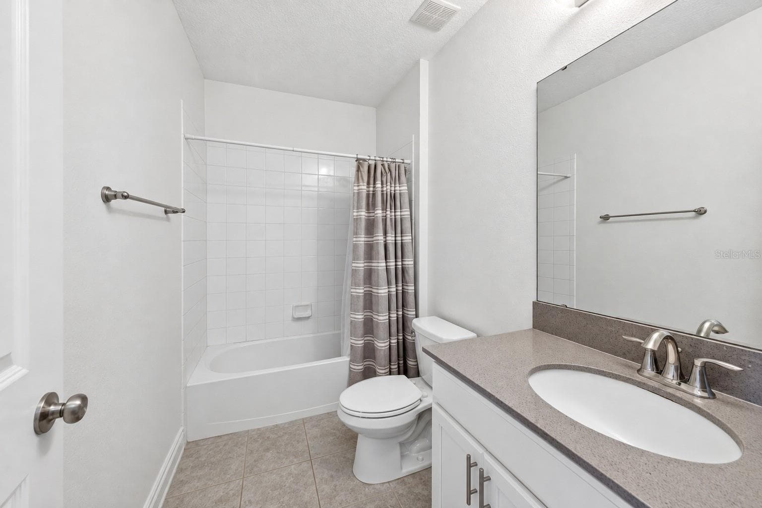 Townhouse at 1302 ROYAL ST GEORGE BLVD #1302, DAVENPORT, photo 34 of 41